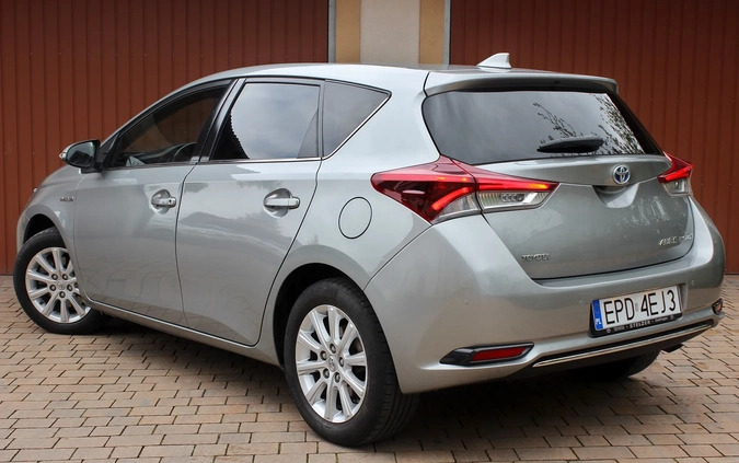 Toyota Auris cena 63900 przebieg: 63000, rok produkcji 2016 z Poddębice małe 407